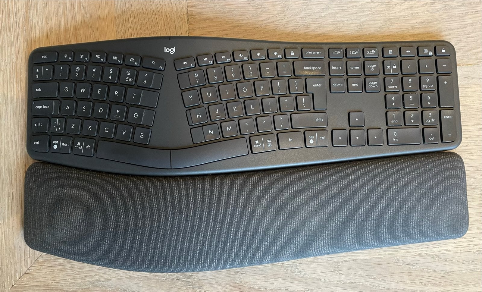Logitech Ergo K860 Ergonomisch Draadloos Toetsenbord, Computers en Software, Gebruikt, Ophalen of Verzenden, Draadloos, Qwerty
