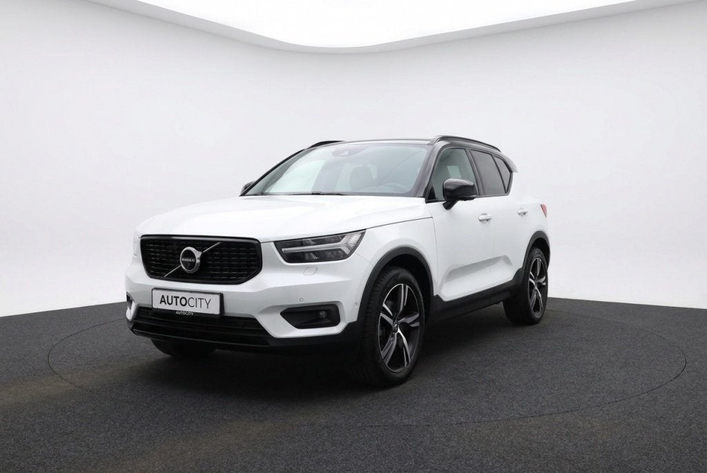 Volvo XC40 2.0 B4 R Design Leder l 360 Camera l Harman l Ada, Automaat, Gebruikt, Euro 6, 4 cilinders