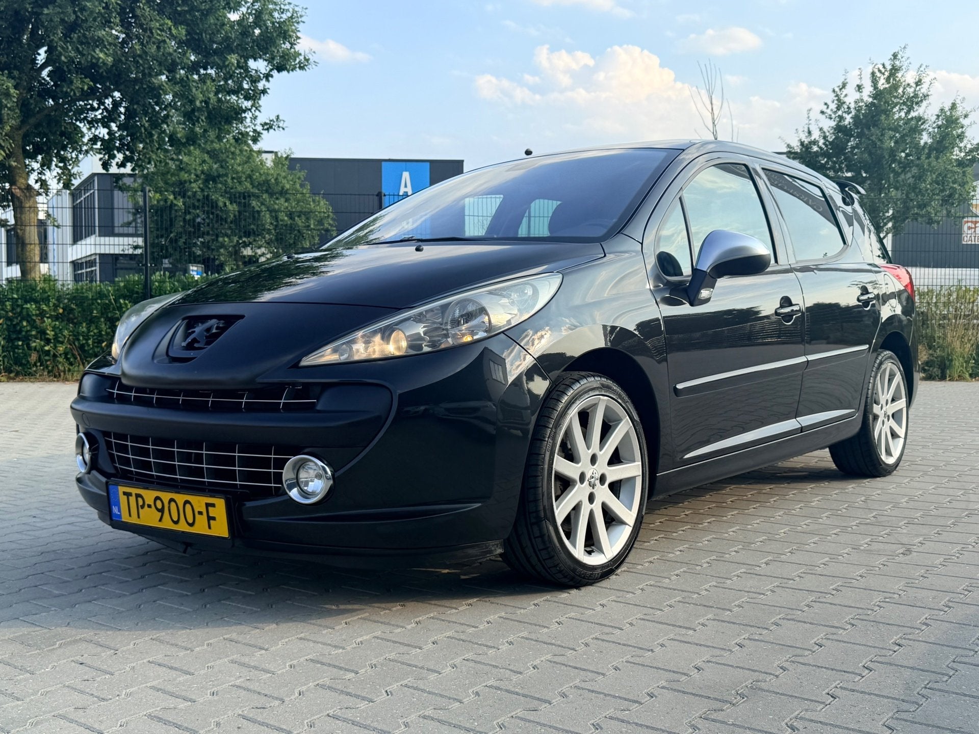 Peugeot 207 SW 1.6-16V T RC, Auto's, Peugeot, Voorwielaandrijving, 1328 kg, Gebruikt, Zwart