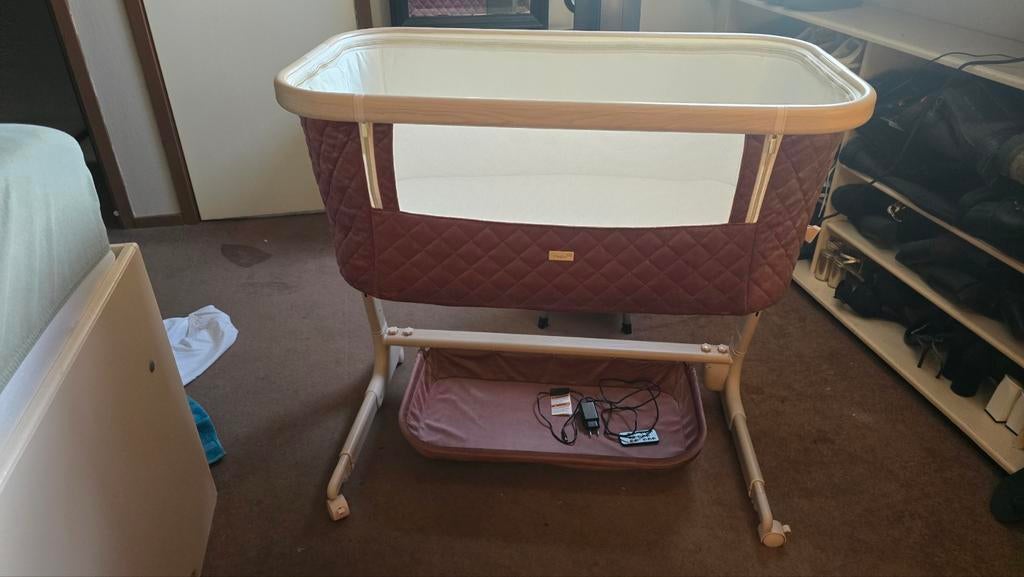 Qute Q-Wiggle elektrische wieg met afstandsbediening, Kinderen en Baby's, Babywiegjes en Ledikanten, Ophalen, Gebruikt, Wieg