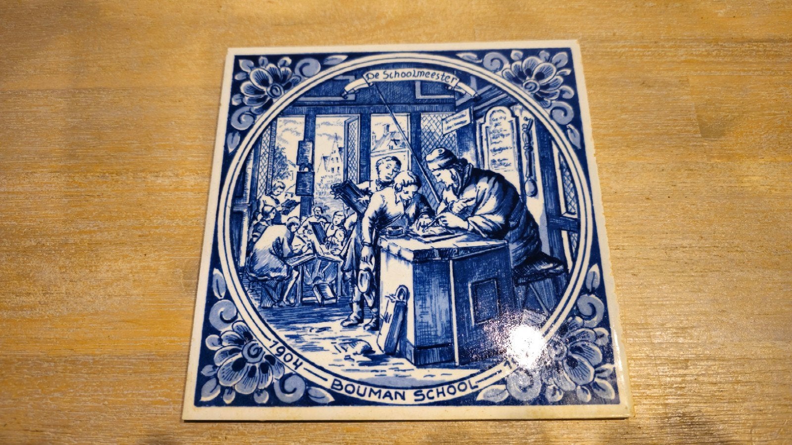 Vintage Delfts Blauw Tegel 'De Schoolmeester' 1904, Ophalen of Verzenden