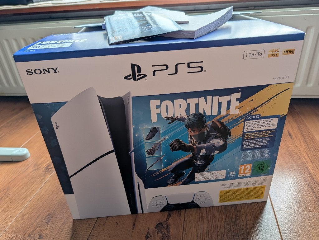 PlayStation 5 Disc Edition + Fortnite items + 1000 V-Bucks, Ophalen, Zo goed als nieuw, Playstation 5