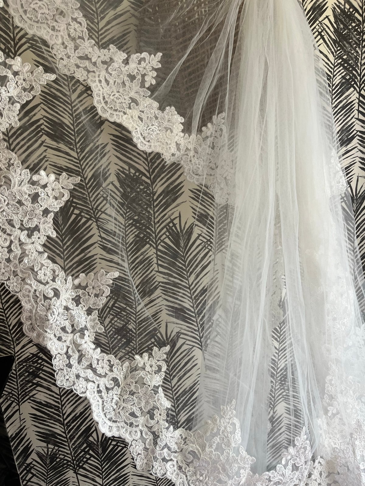Prachtige nieuwe sluier, Kleding | Dames, Ophalen of Verzenden, Nieuw, Wit, Accessoires