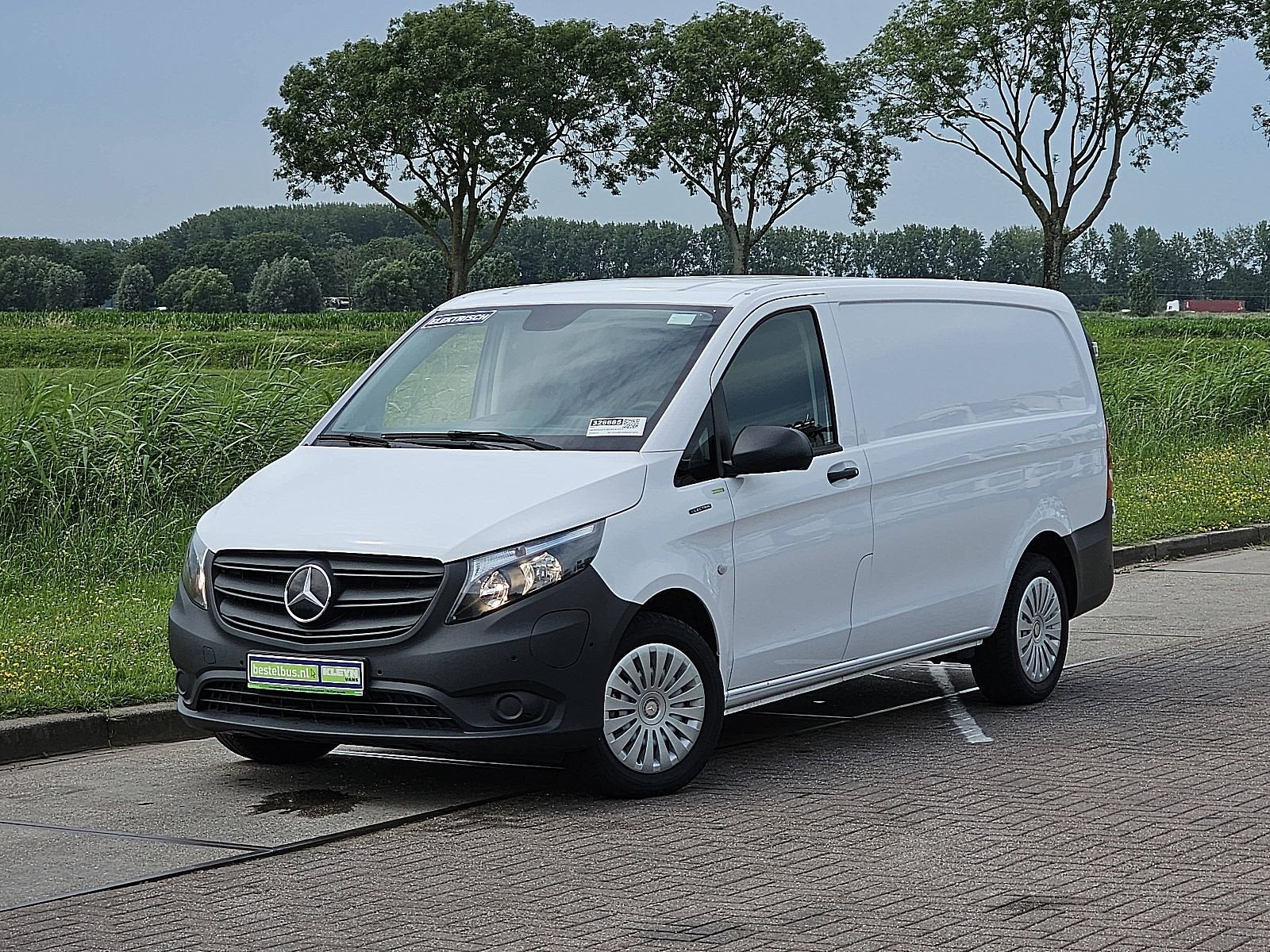 MERCEDES-BENZ EVITO l2 280km wltp 60kwh!, Auto's, Automaat, Gebruikt, Wit, 2295 kg