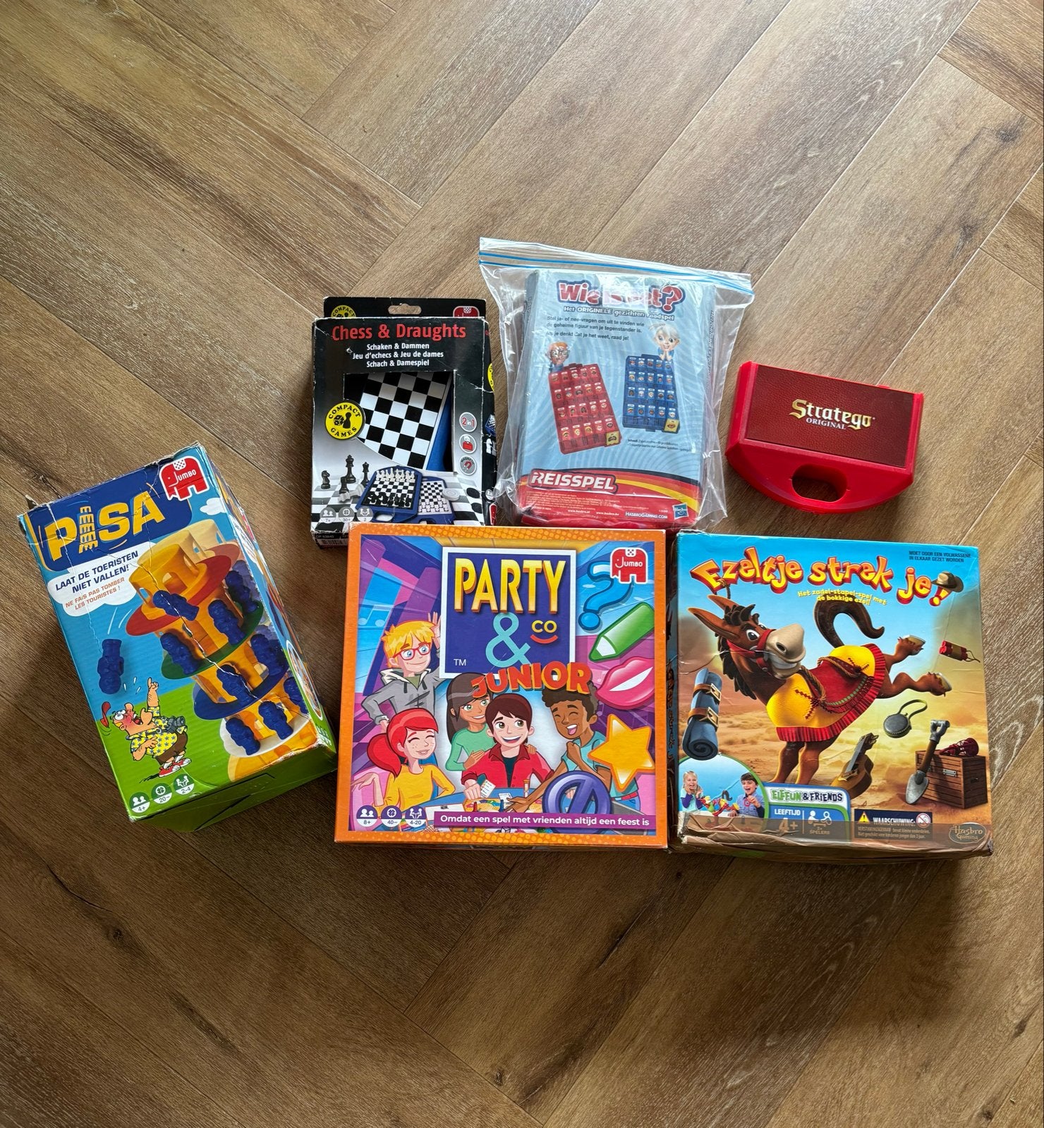 Gratis af te halen: doos met diverse spelletjes, Ophalen, Gebruikt, Reisspel