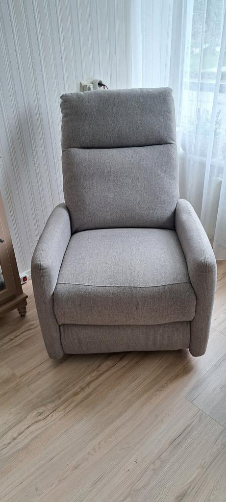 Elektrisch fauteuil moet met spoed weg, Huis en Inrichting, Fauteuils, Ophalen, Zo goed als nieuw, 75 tot 100 cm, 50 tot 75 cm