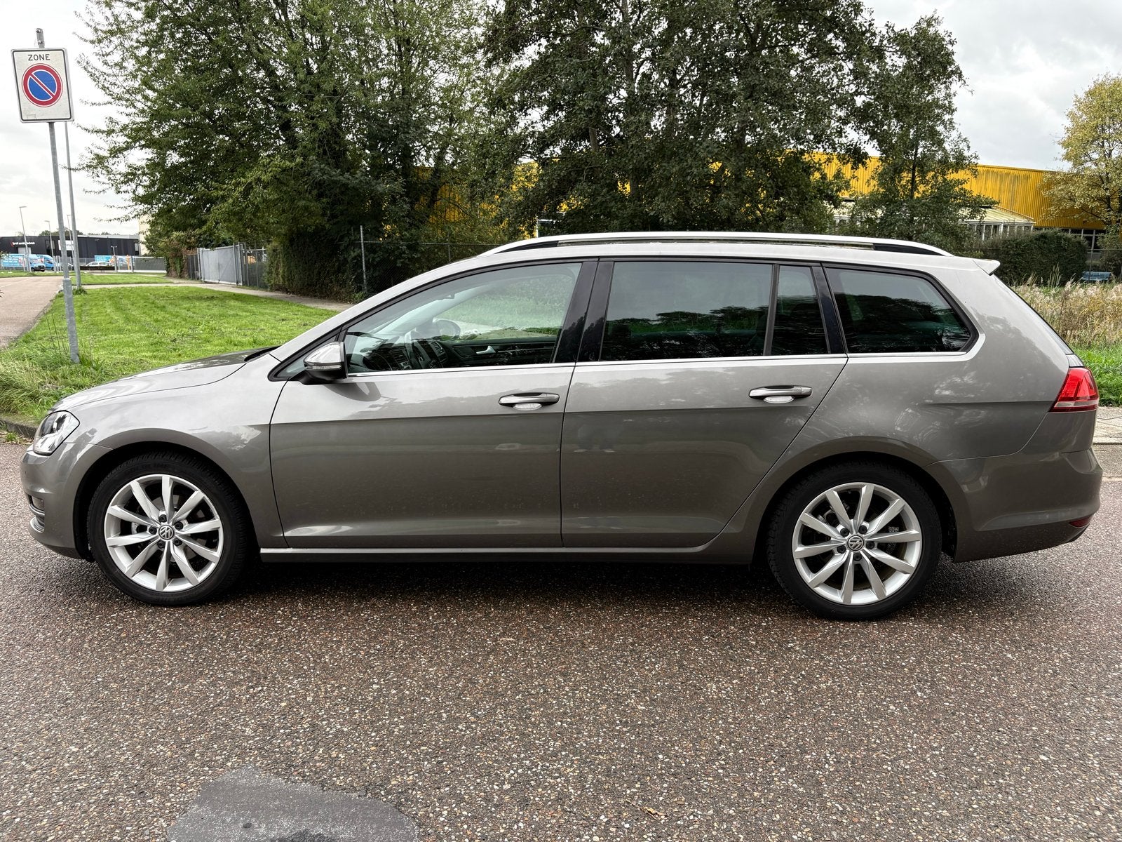 Volkswagen Golf 1.2 TSI 77KW/105PK Variant 2015 Grijs, Auto's, Voorwielaandrijving, 4 cilinders, Leder en Stof, 1197 kg