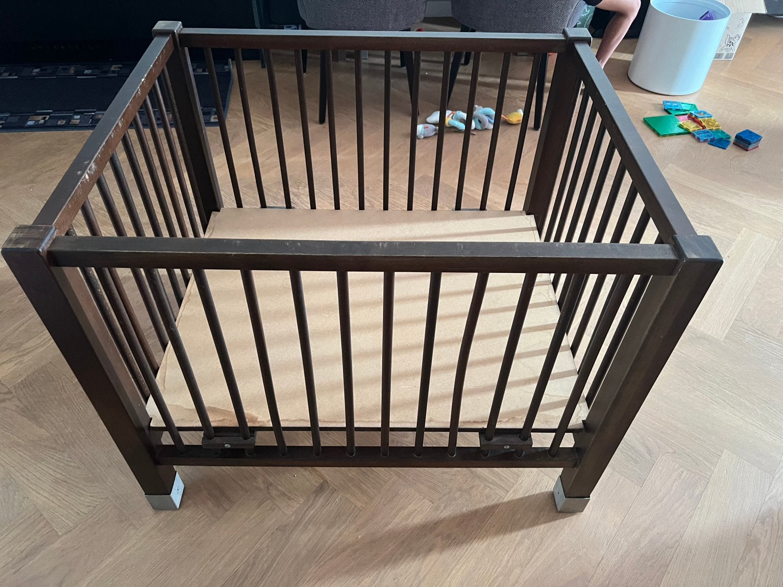 Gratis BabyBox (100 x 80 cm), Ophalen, Gebruikt, Vierkant