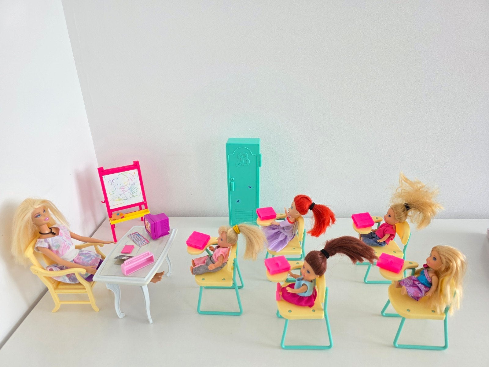 Barbie met kleine popjes - school, Ophalen of Verzenden, Gebruikt, Barbie