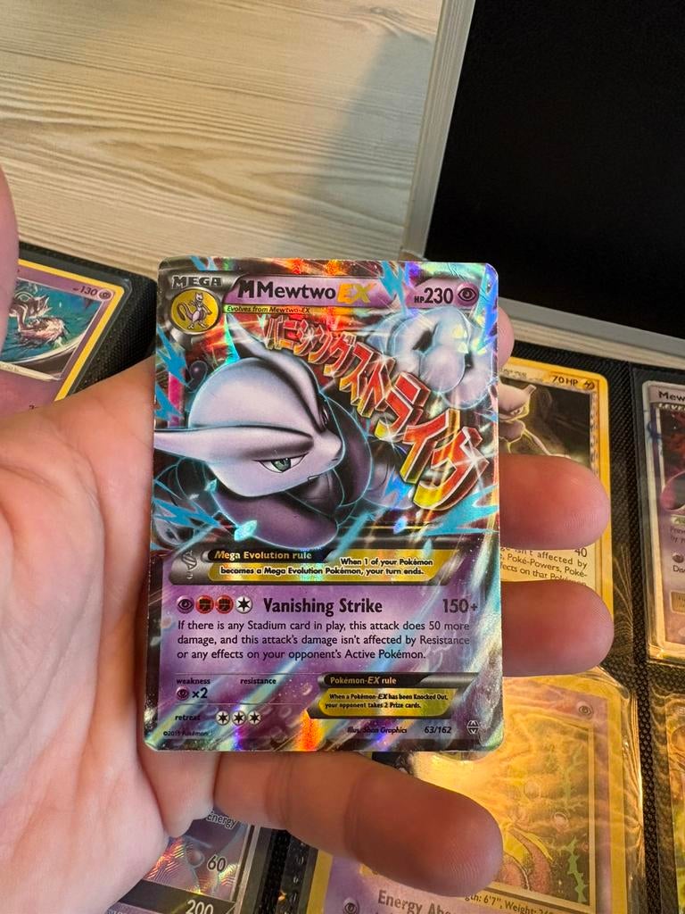 Mewtwo evo, Ophalen of Verzenden, Zo goed als nieuw, Meerdere kaarten, Foil