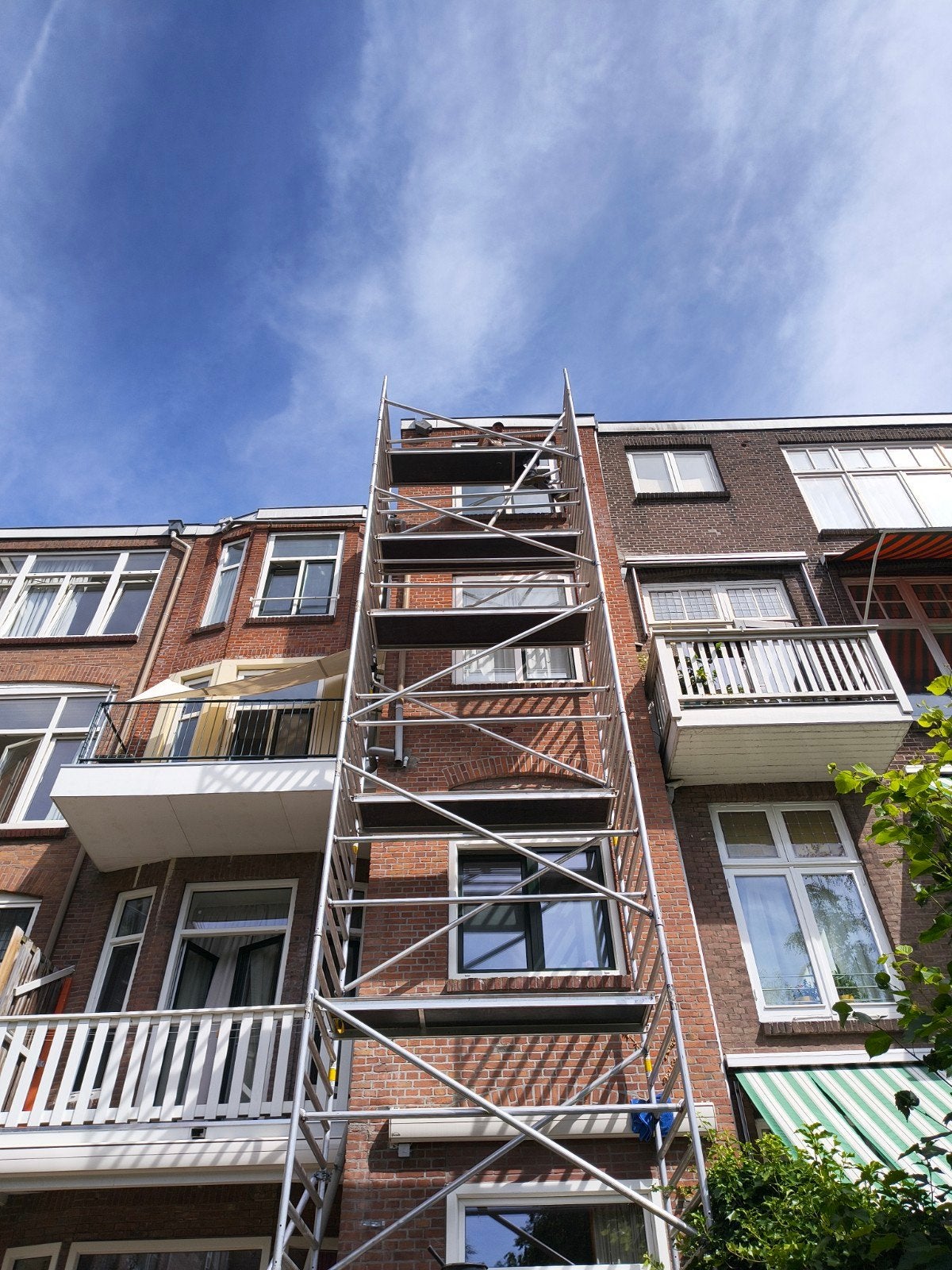 Steiger te huur - Ideaal voor klussen aan huis, Ophalen of Verzenden, Rolsteiger of Kamersteiger, 5 meter of hoger
