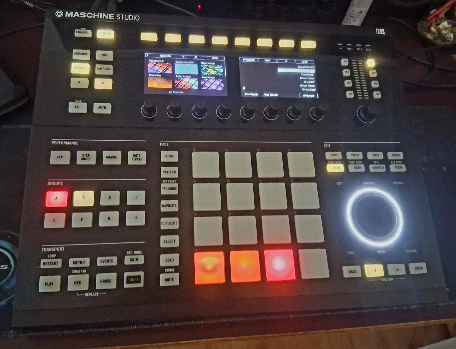 goed werkende groofbox merk Maschine Studio, Muziek en Instrumenten, Midi-apparatuur, Ophalen, Gebruikt