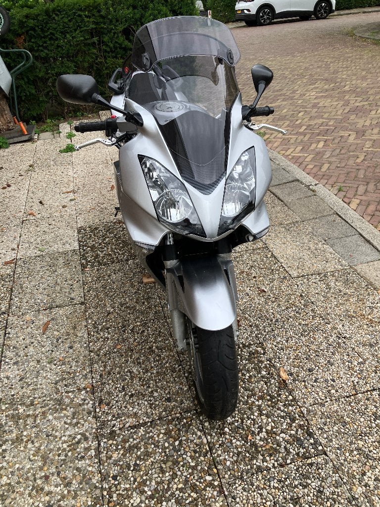 VFR800FI ABS, Occasion, 4 cilinders, Motorrijbewijs A, Sportuitlaat