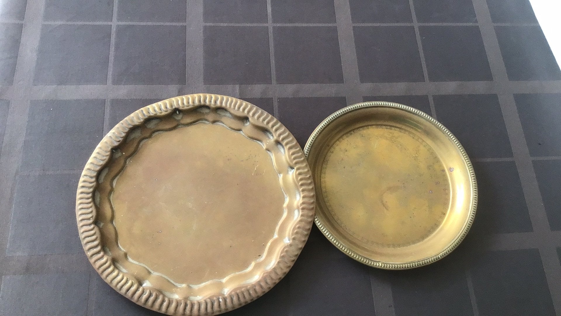 2 borden / blaadjes / onderzetters, Ophalen of Verzenden