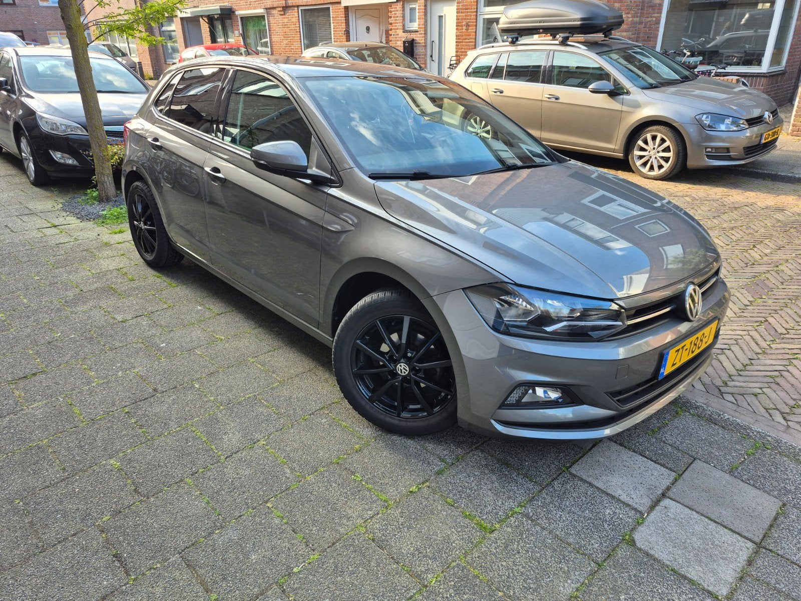 Volkswagen Polo 1.0 TSI 80pk 2019 Grijs nl auto km 40.000, Auto's, Voorwielaandrijving, 1025 kg, 40 €/maand, Origineel Nederlands