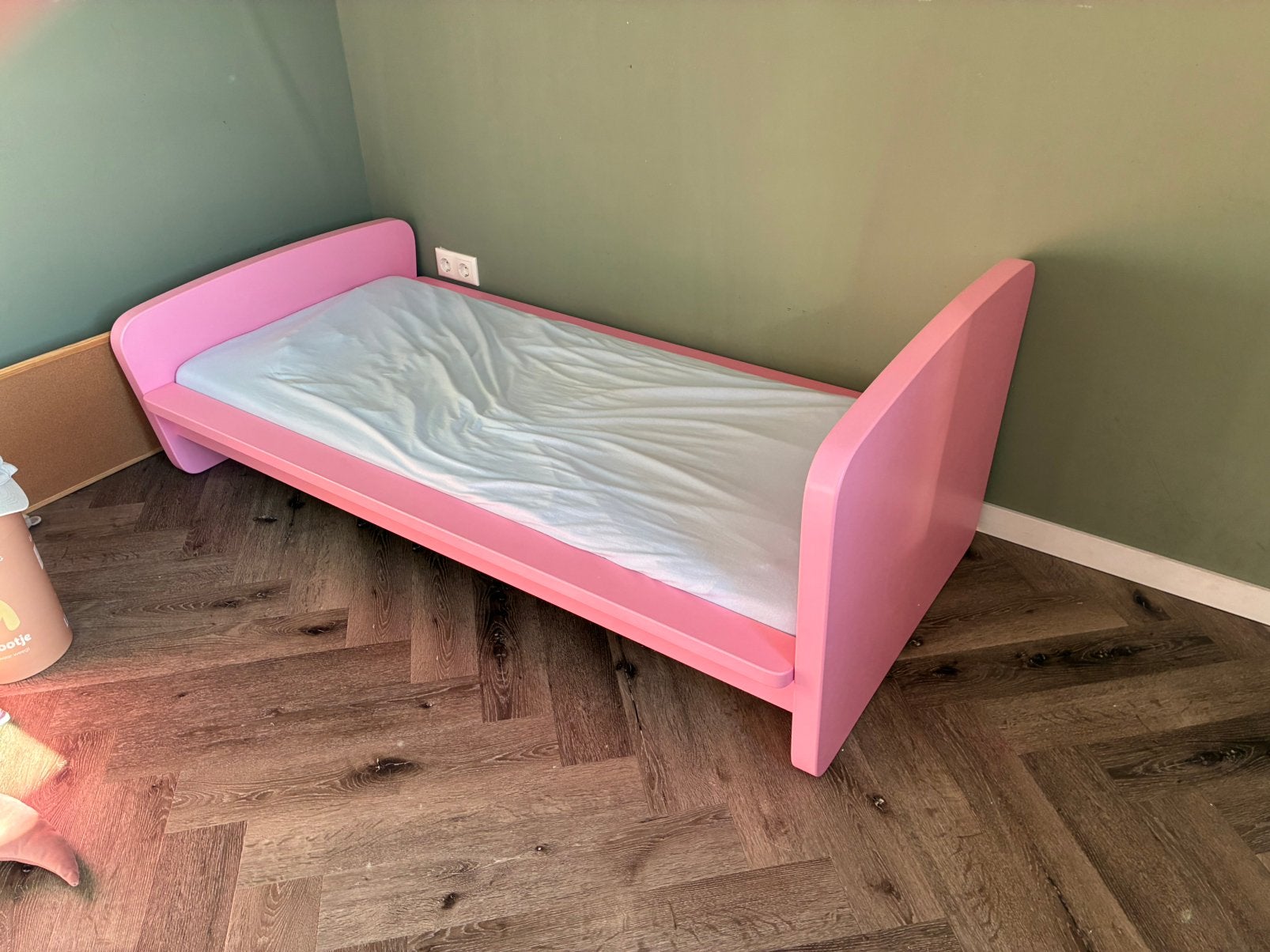 Ikea mammut bed roze, Ophalen, Zo goed als nieuw, Stoel(en)