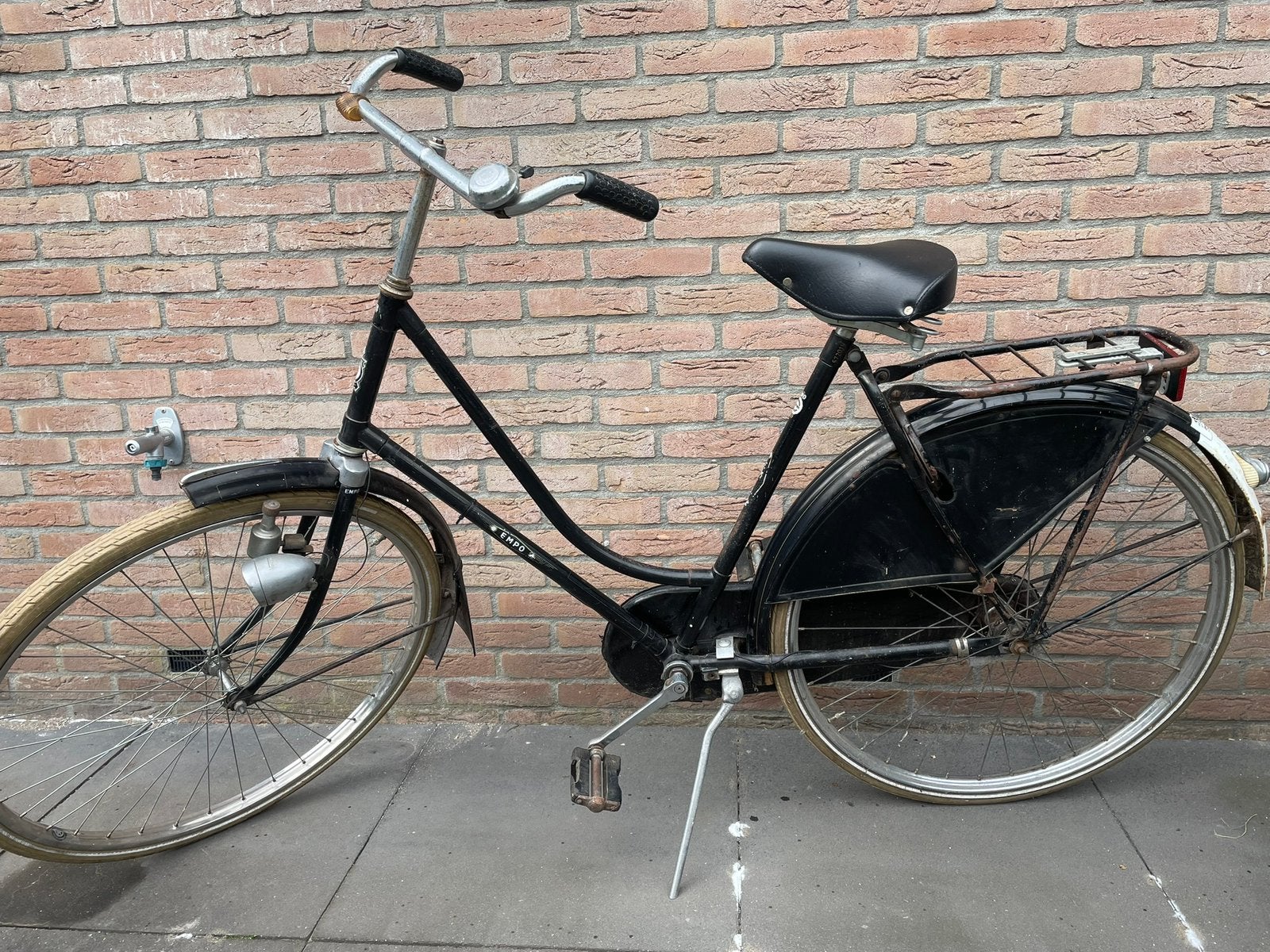 Oude opoefiets, Fietsen en Brommers, Fietsen | Dames | Omafietsen, 50 tot 53 cm, Ophalen, Gebruikt, Terugtraprem