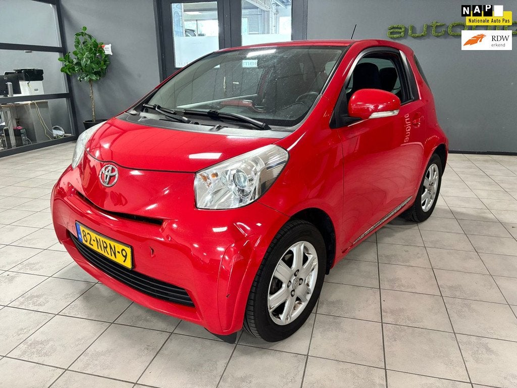 Toyota IQ 1.0 VVTi Comfort DealerO.H/tr.haak, Auto's, Toyota, Stof, Gebruikt, Zwart, 4 stoelen