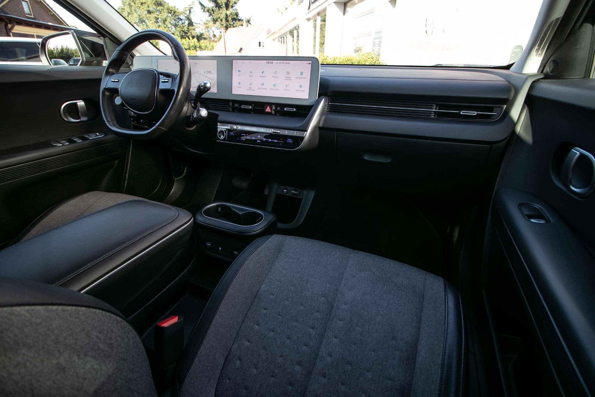 Hyundai IONIQ 5 Connect 73kWh SOH 99,7% | Stoel+stuurverw. |, Auto's, Automaat, Achterwielaandrijving, Gebruikt, Zwart