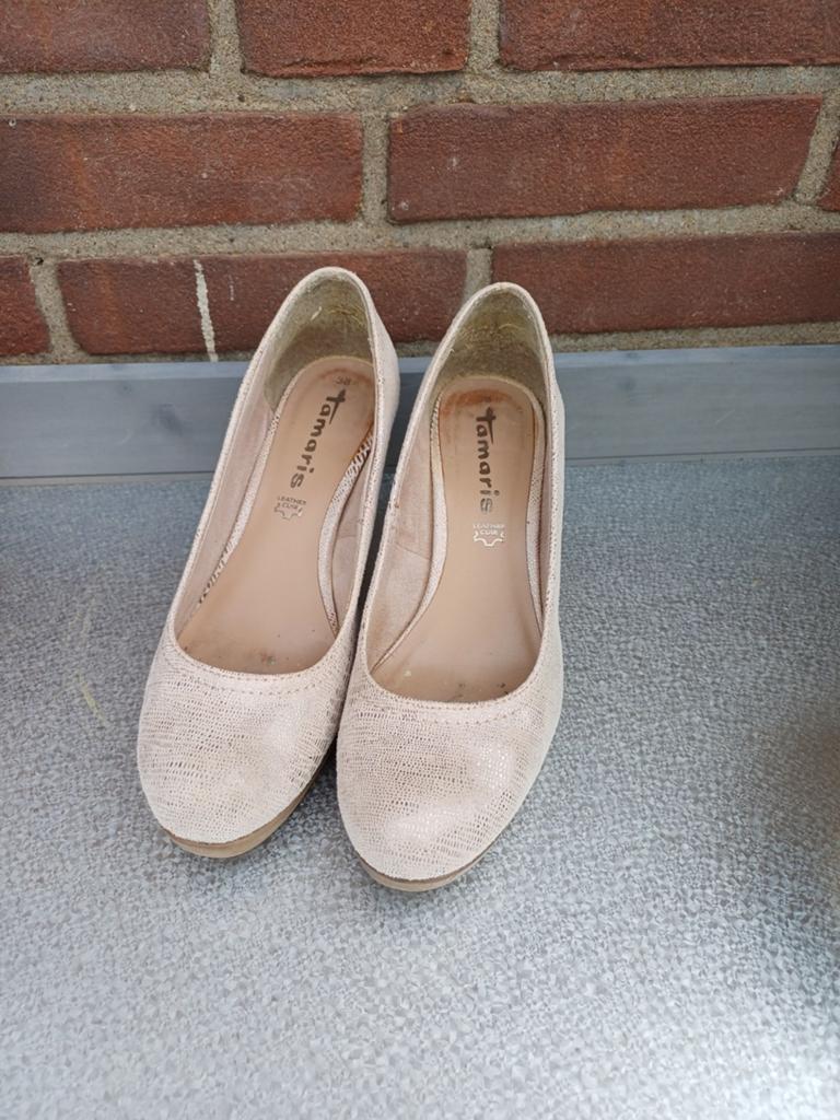Tamaris pumps, zacht roze, beetje metallique, 38, Ophalen, Zo goed als nieuw, Roze