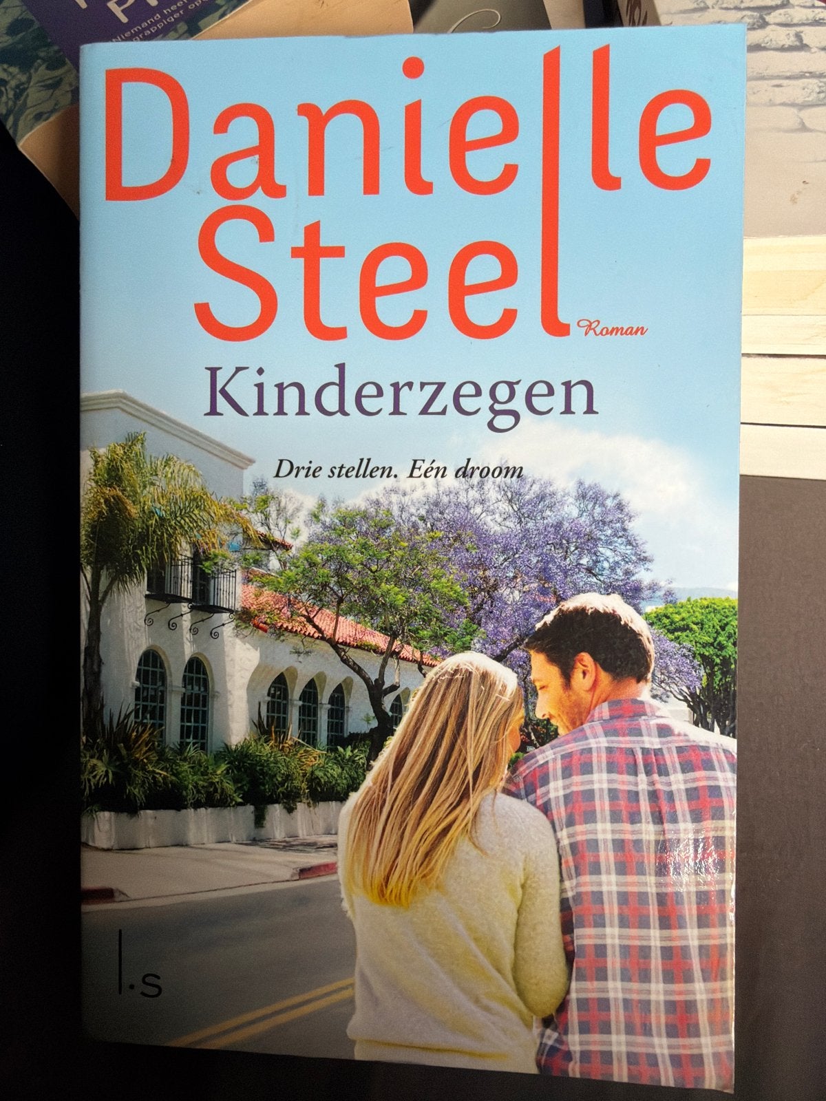 D1.  Danielle Steel - Kinderzegen, Europa overig, Danielle Steel, Ophalen of Verzenden, Zo goed als nieuw