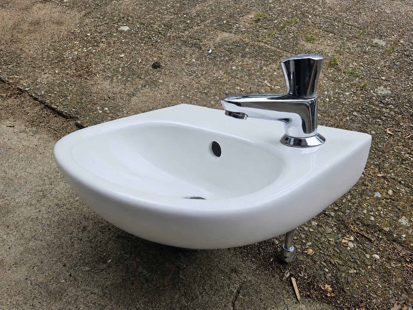 Fontein Toilet reservoir spoelbak 35,5 cm met kraan grohe, Ophalen, Wastafel