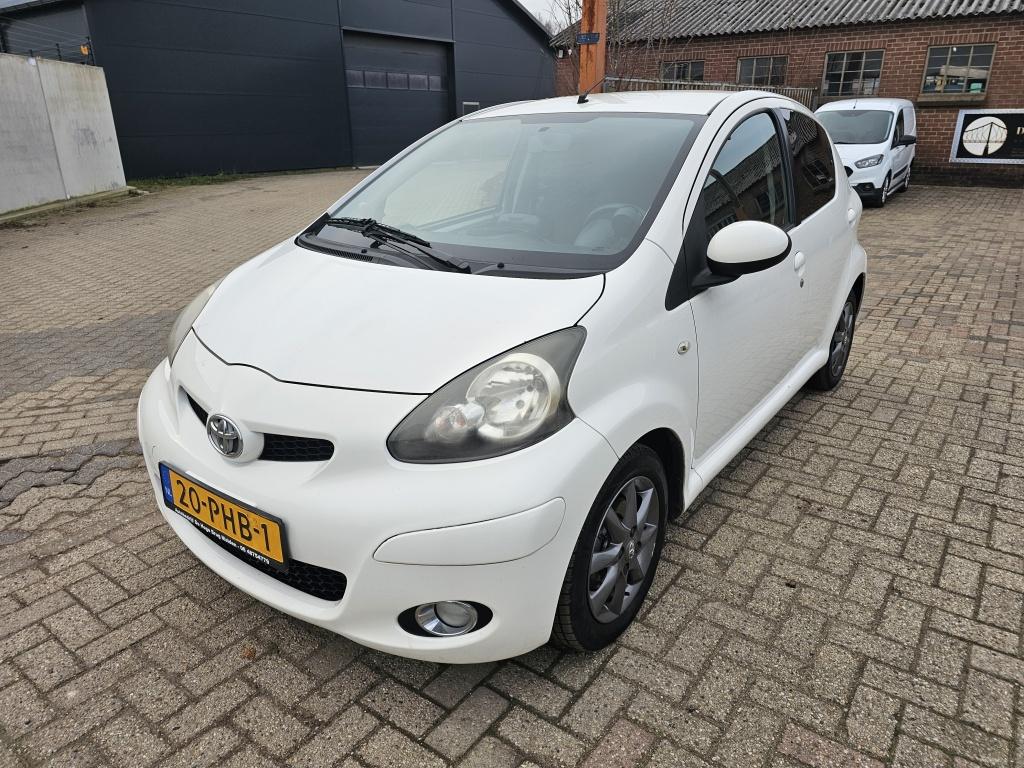 Toyota Aygo 1.0-12V Dyn. Nav,Apk,Nap,Airco, (bj 2011), Voorwielaandrijving, Euro 5, Stof, Gebruikt