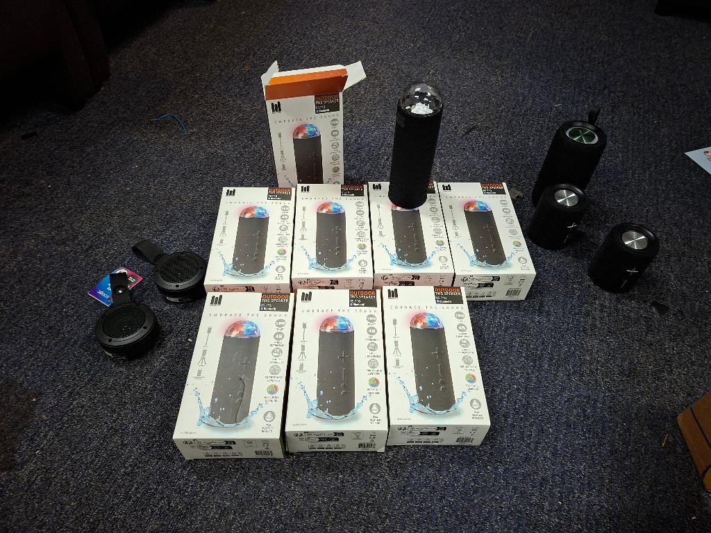 13 stuks nieuwe bluetooth speakers met verlichting erin, Overige merken, Refurbished, Ophalen of Verzenden, 120 watt of meer