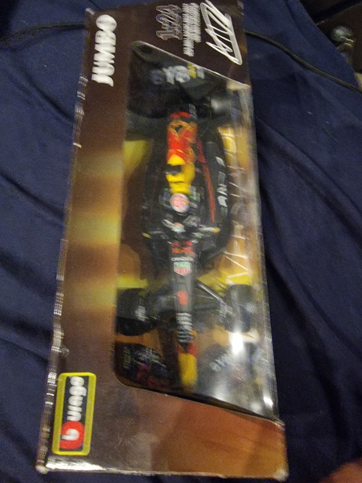 Bburago Red Bull Racing RB18 Max Verstappen 1:24, Hobby en Vrije tijd, Modelauto's | 1:32, Ophalen