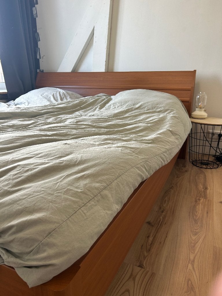 Houten bed frame, Ophalen, Bruin, Tweepersoons, Zo goed als nieuw