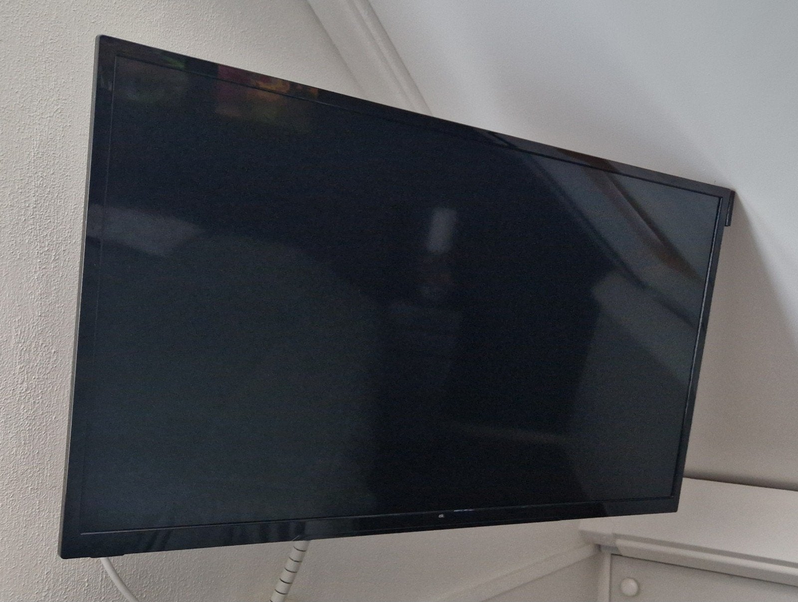 OK 32 inch LED TV + Hyundai Soundbar, Ophalen, Zo goed als nieuw, 50 Hz, Overige merken