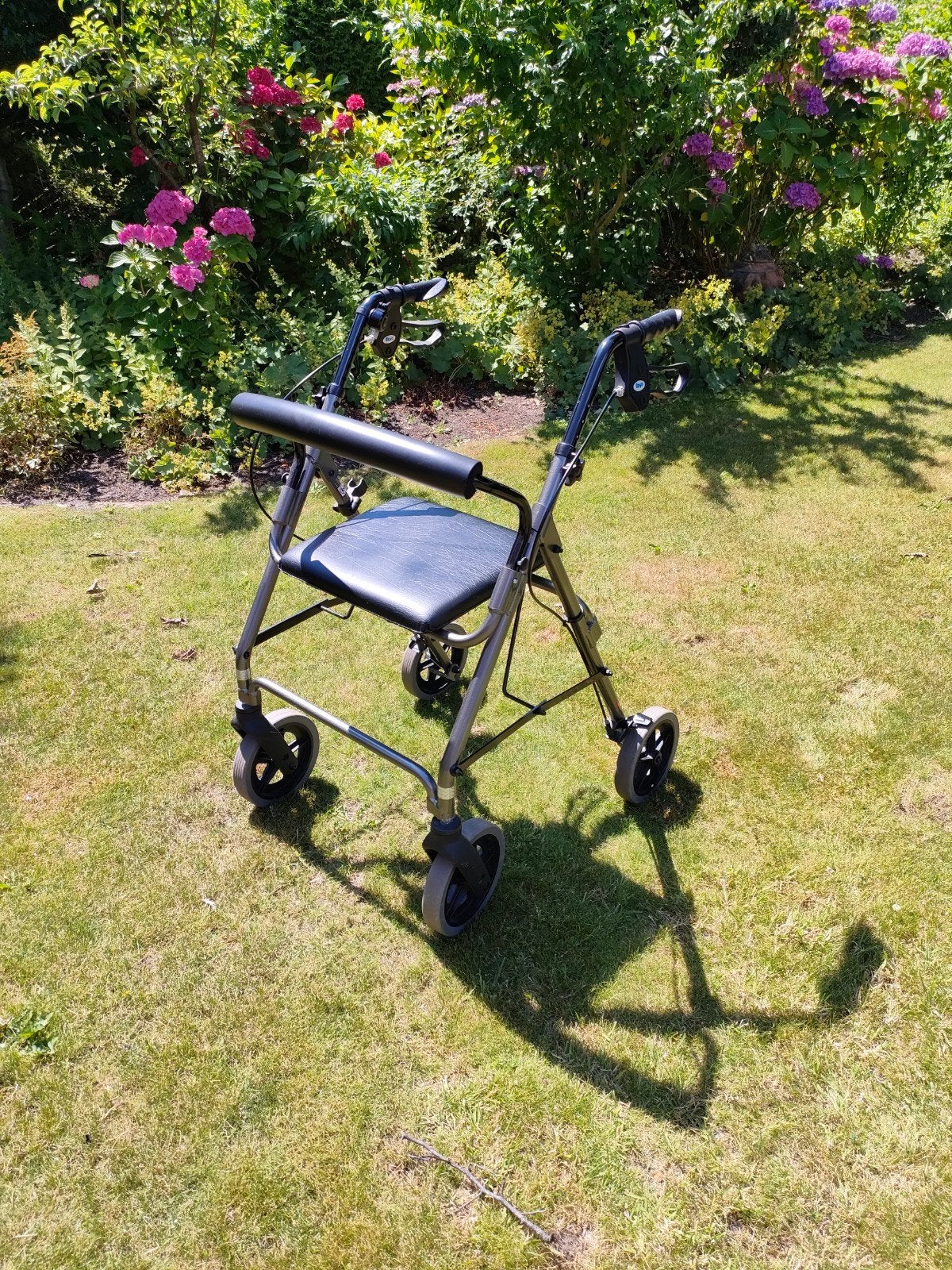 Rollator "Days", Ophalen, Opvouwbaar, Zo goed als nieuw