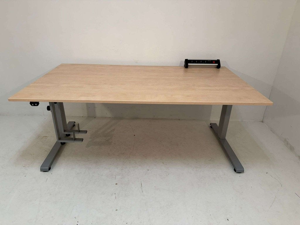 Partij zit/sta bureaus gebruikt 160x90cm €295,- p/st, Niet ingevuld, Niet ingevuld, Niet ingevuld