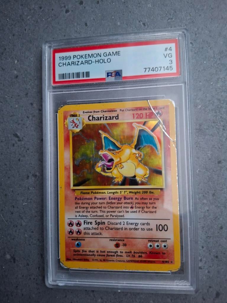 Base set Charizard 1999 PSA 3, Hobby en Vrije tijd, Verzamelkaartspellen | Pokémon, Ophalen of Verzenden, Zo goed als nieuw