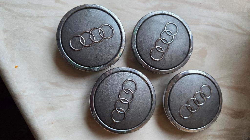 Originele Audi naafdoppen 69mm. 8T0 601 170A, Ophalen of Verzenden, Zo goed als nieuw