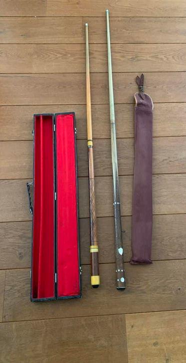 Set van 2 biljartkeuen met koffers 140 en 130 cm lang, Sport en Fitness, Biljarten en Poolen, Ophalen of Verzenden, Zo goed als nieuw