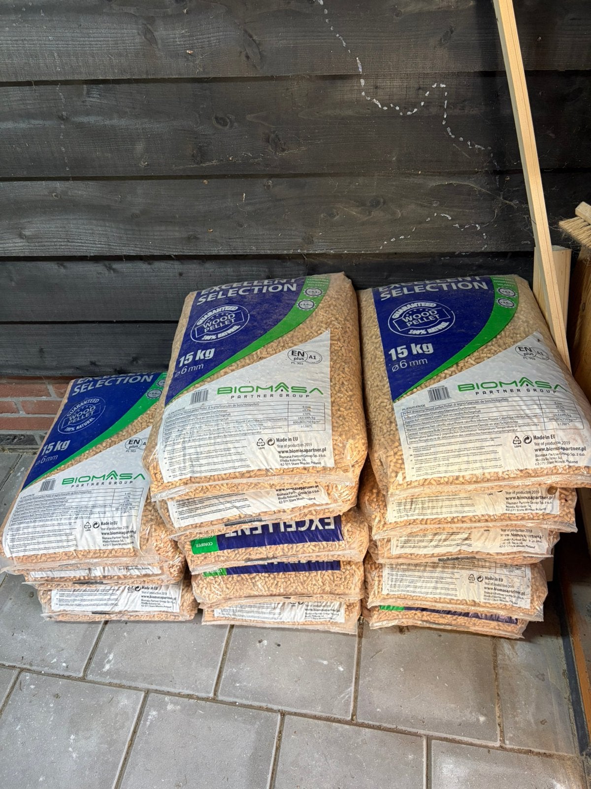 Gratis 13 zakken pellet kachel korrels, Ophalen, Nieuw, Hout, Pelletkachel