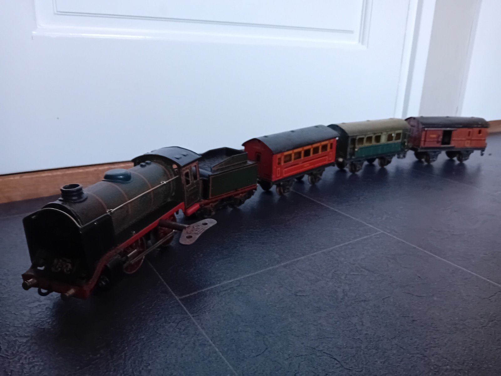 marklin spoor 0 groene loc R910 + tender + 3 wagons prewar, Ophalen of Verzenden