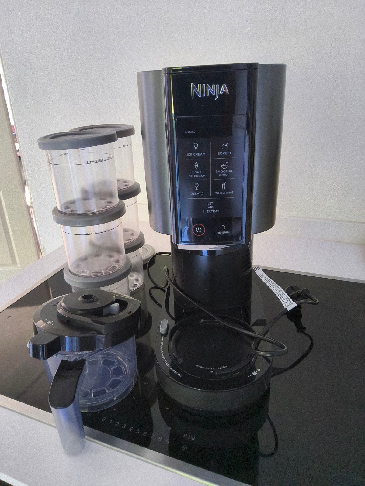 Ninja Creami IJsmachine met 7 Bekers - gebruikt, Witgoed en Apparatuur, Keukenmixers, 4 liter of meer, Ophalen of Verzenden, 3 snelheden of meer