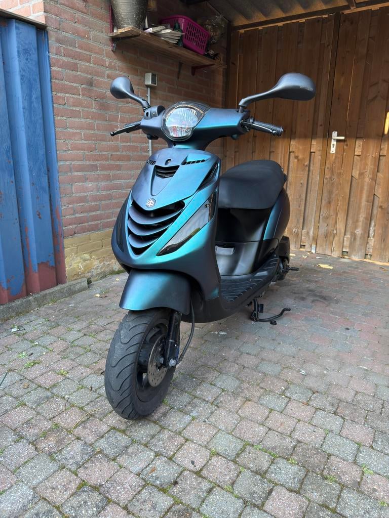 Piaggio Zip 50cc 4t (incl. onderhoud en turbokit uitlaat), Fietsen en Brommers, Scooters | Piaggio, Ophalen, Maximaal 45 km/u