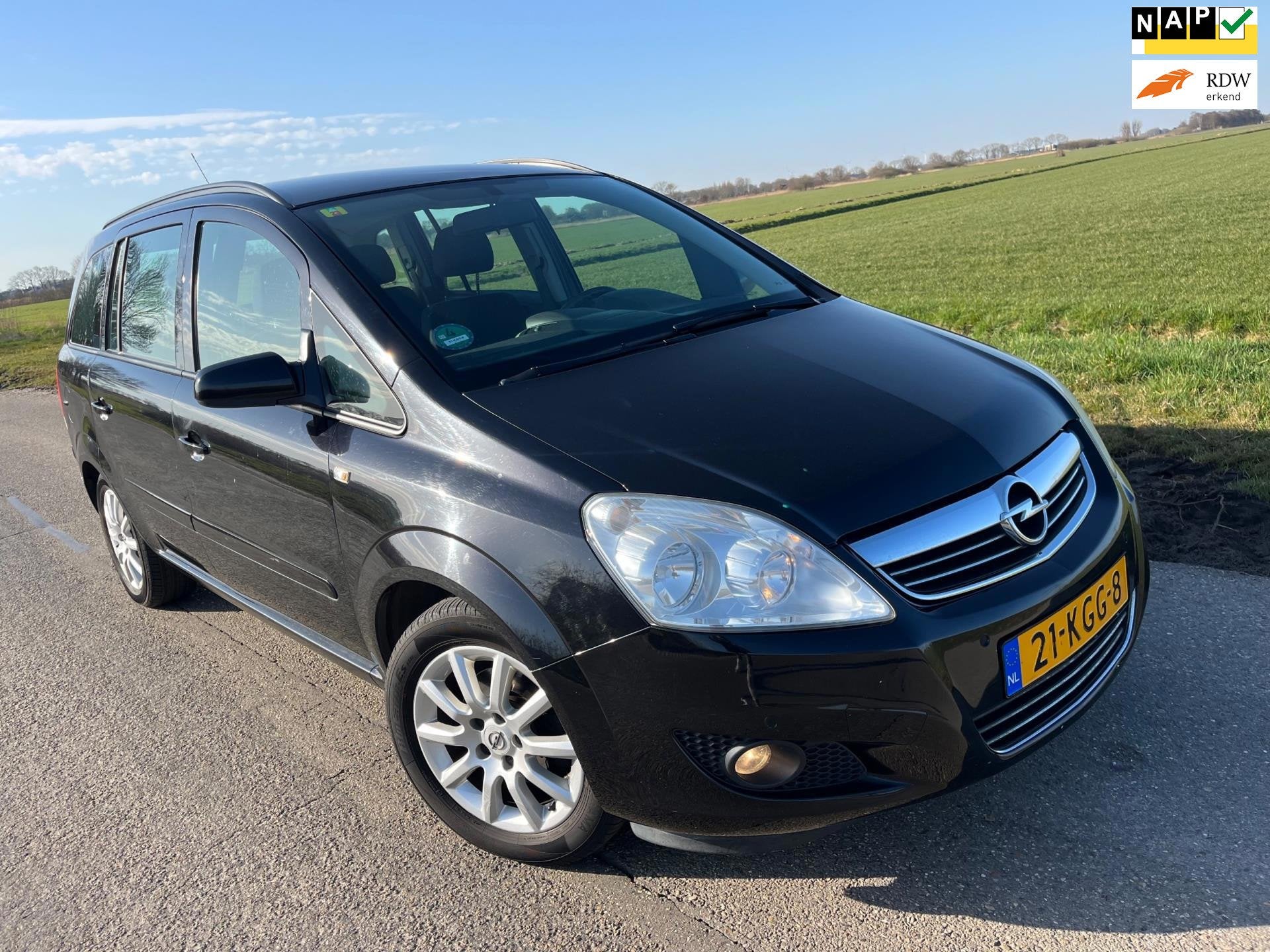 Opel Zafira 1.8 Temptation / 2009 incl apk !, Auto's, Voorwielaandrijving, Gebruikt, 4 cilinders, Zwart