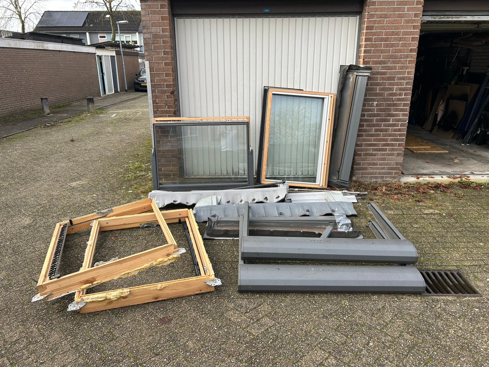 Velux dakramen 2 st met rolluik, Doe-het-zelf en Verbouw, Glas en Ramen, Ophalen, Minder dan 80 cm, 80 tot 120 cm, Zo goed als nieuw