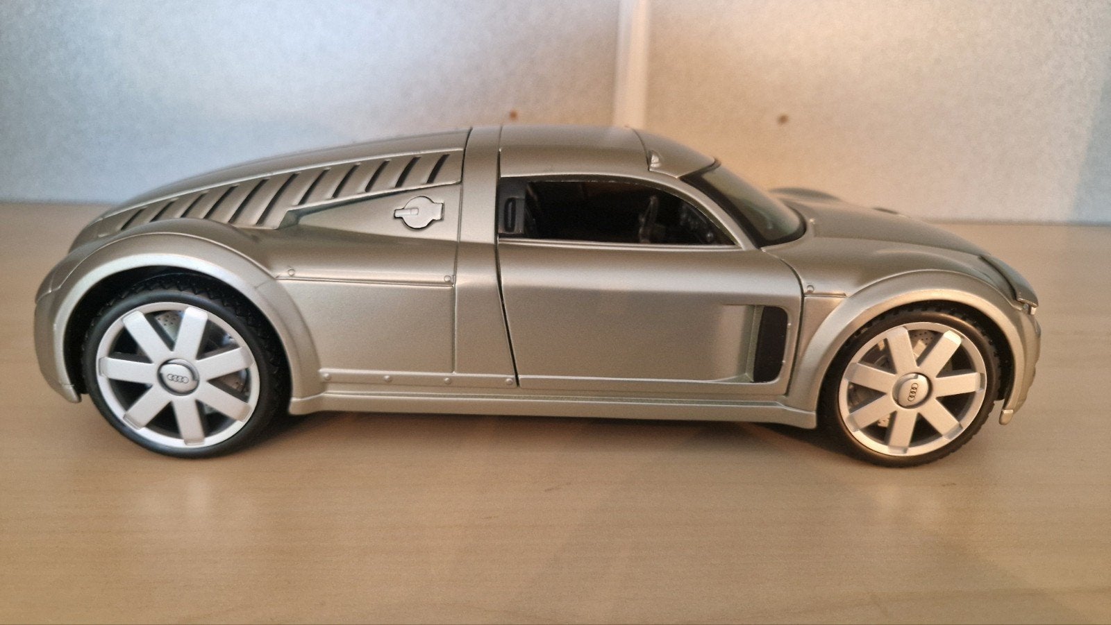 Audi Supersportwagen Rosemeyer schaalmodel 1:18 Maisto, Ophalen of Verzenden