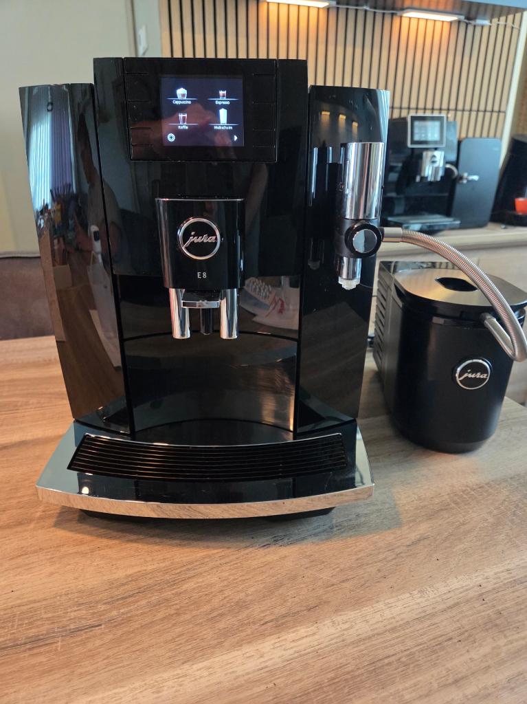 Jura E8 (EB) Piano Black 2021– Inclusief Jura Cool Control, Witgoed en Apparatuur, Koffiezetapparaten, Jura, 10 kopjes of meer