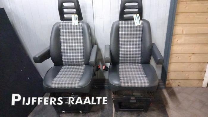 Voorstoelen links + rechts van een Fiat Ducato, Gebruikt, -, -, Fiat
