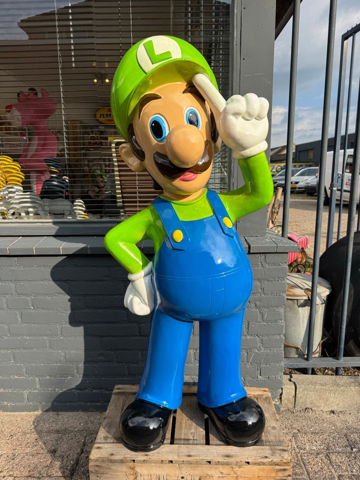 Grote Luigi Beeld - Perfect voor Gamers en Verzamelaars, Ophalen, Gebruikt