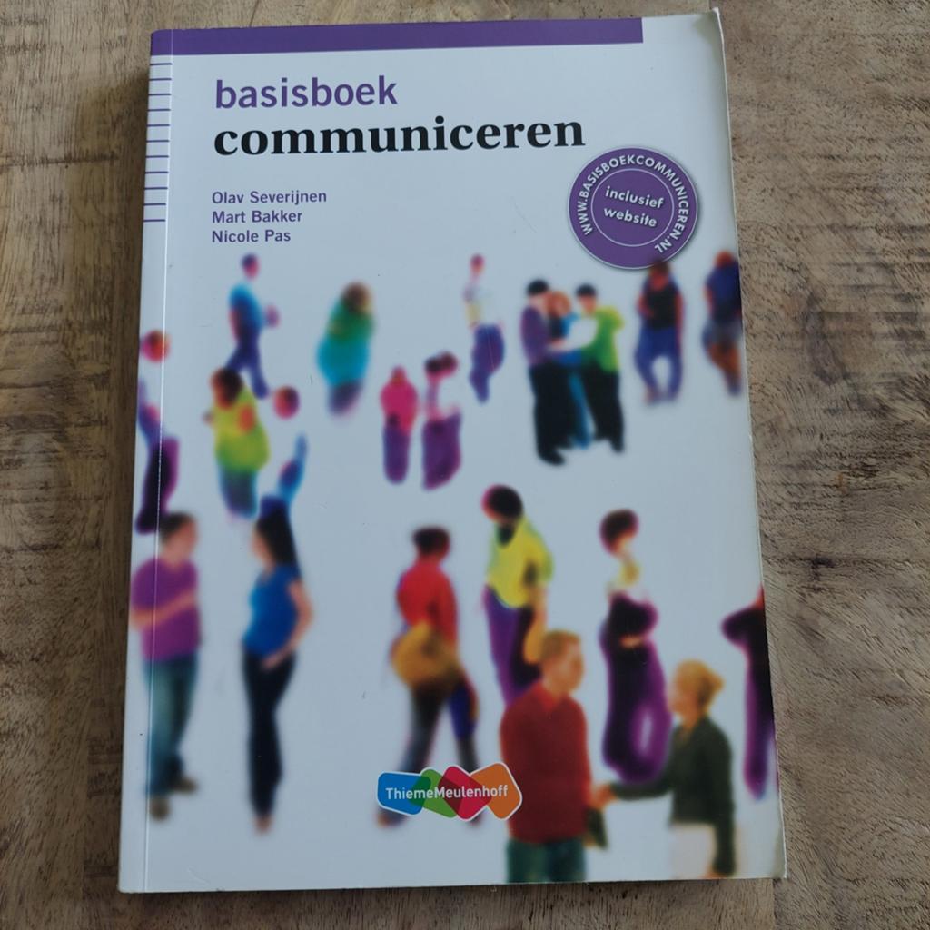 Margot Bakker - Basisboek communiceren, Margot Bakker; O. Severijnen; N. Pas, Ophalen of Verzenden, Zo goed als nieuw, Nederlands