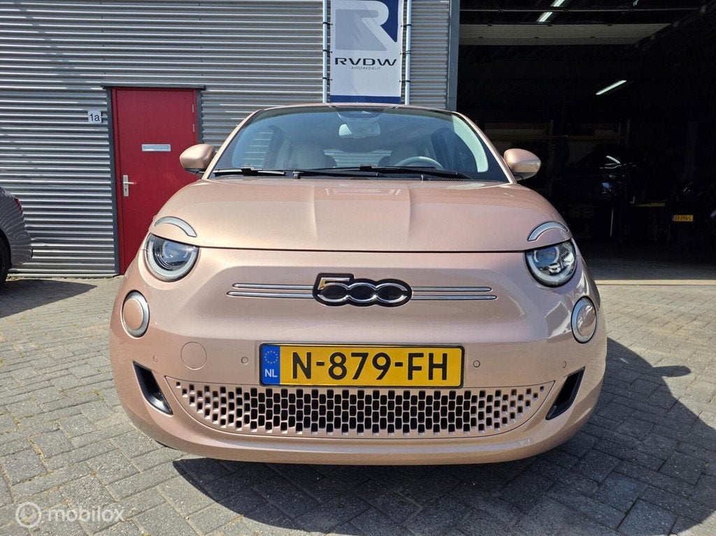 Fiat 500 3+1 Icon 42 kWh, Auto's, 1300 kg, 50 €/maand, 118 pk, 4 stoelen