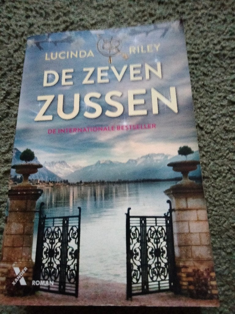 Boeken Lucinda Riley: De Zeven Zussen & De Lavendeltuin, Lucinda Riley, Nederland, Ophalen, Gelezen