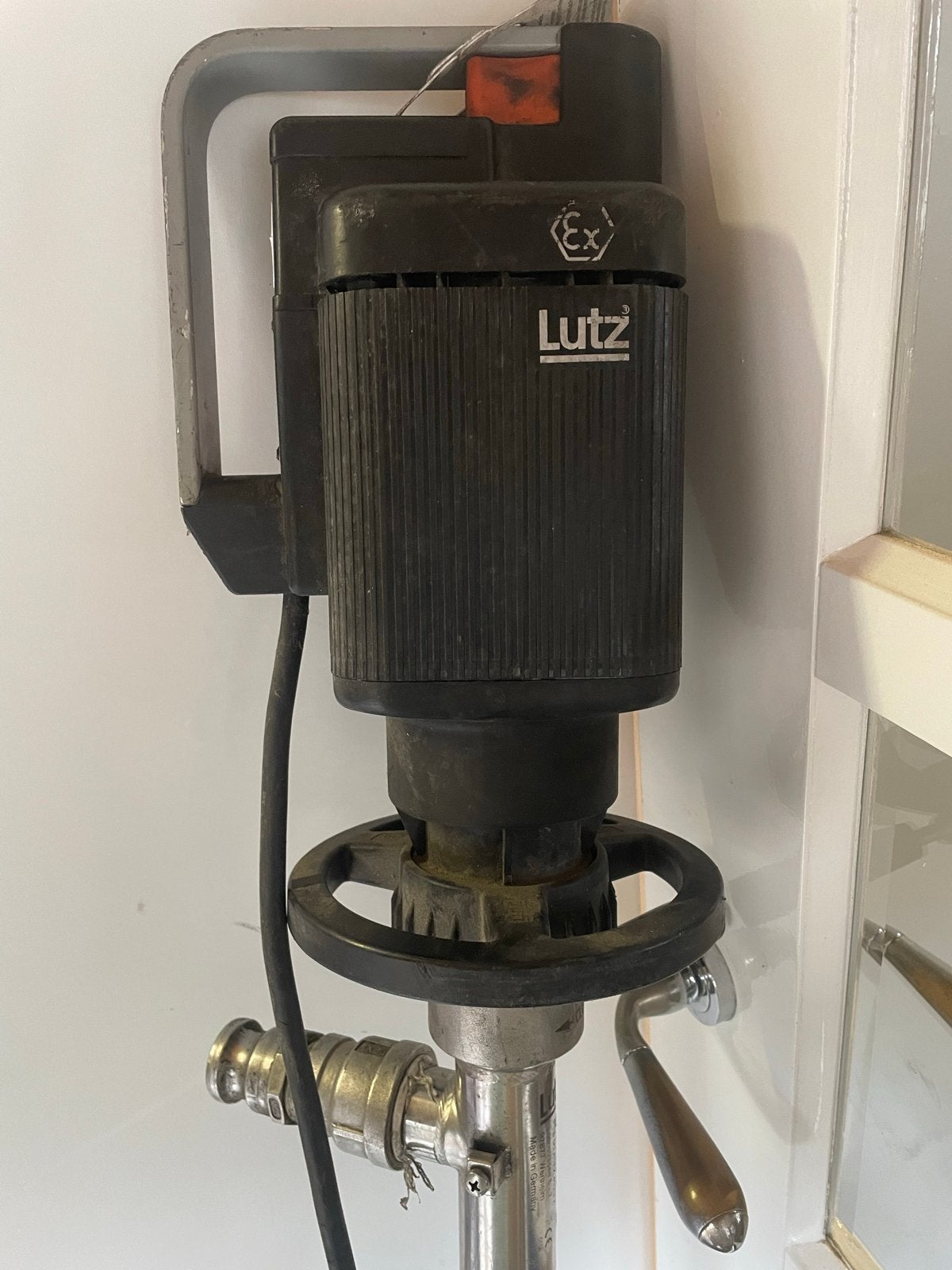 Lutz explosieveilige dompelpomp - Type ME II 3-230, Ophalen